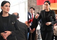 Eski Türkiye güzeli Seda Sarıbaş TBMM’de kaydını yaptırdı