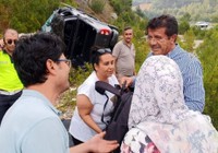 Kazada yaralanan eski Bakan Zeybekci, taburcu oldu