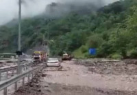 Trabzon-Gümüşhane yolu ulaşıma kapandı