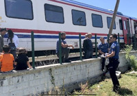 Trenin çarptığı çocuk hayatını kaybetti