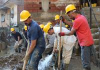 Sel sonrası temizliğe madenciler de katıldı