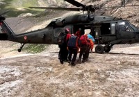 Bakan Yerlikaya duyurdu! Hakkari’de doğa sporu yapan 4 kişiden 2’si öldü