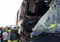 Eskişehir'de yolcu otobüsü, TIR'a çarptı: 23 yaralı