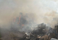 Anız yangını, tarla ile fabrikaya sıçradı: Eskişehir-Kütahya yolu trafiğe kapatıldı