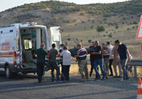 Mardin'de hafif ticari araç devrildi: 1 ölü, 2 yaralı