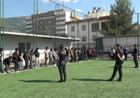 Amasya'da tır dorsesinde yurda girdiği belirlenen 39 düzensiz göçmen yakalandı