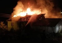 Kastamonu’da iki katlı ahşap ev yangında küle döndü