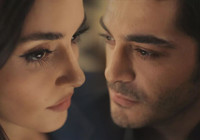 Bambaşka Biri dizisinde kriz çıkaracak hata; Seyirci bile gözlerine inanamadı