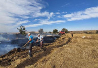 Eskişehir’de ormana sıçrayan anız yangını büyümeden söndürüldü