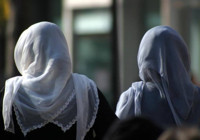 Başörtülü depremzedenin kaydını yapmayan okul müdürüne para cezası