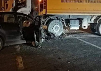 Avusturya plakalı otomobil ile kamyon çarpıştı: 1 ölü, 2 yaralı