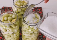 Cin biber turşusunun erimesine yol açan hata. Birçok ev hanımı bilmeden uyguluyor…