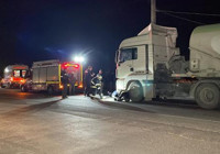 Yolun karşısına geçmek isterken çimento tankerinin çarpmasıyla öldü