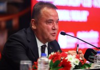Muhittin Böcek'ten, Tamer Karadağlı'ya tiyatro binası yanıtı