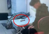 Hakkari'de zincir markette çikolata esareti! Çocuğu depoya kilitlediler