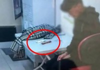 Hakkari'de zincir markette çikolata esareti! Tepki çeken olayda 2 gözaltı