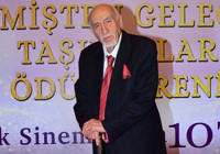 Yönetmen ve senarist Yılmaz Atadeniz hayatını kaybetti