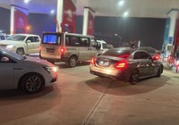 Yüksekova’da deprem sonrası akaryakıt kuyruğu