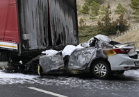 Dehşet! TIR'a çarpıp 70 metre yanarak sürüklendi