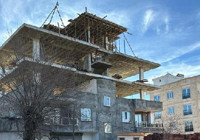 İnşaatta üzerine devrilen duvarın altında can verdi