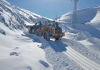 Hakkari'de kardan kapanan yollar ulaşıma açıldı
