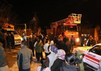 Dağdan kopan kaya parçaları eve isabet etti