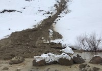 Heyelan sırasında 4 kişi ölümden döndü