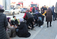 Afyonkarahisar'da işçi servisi ile TIR çarpıştı: 14 yaralı