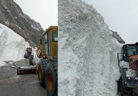 Yüksekova'da kar küreme çalışmasında çığ düştü