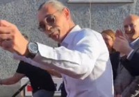 Erdal Beşikçioğlu'ndan 'Erik Dalı' ile kutlama