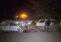 Burdur'da otomobiller kafa kafaya çarpıştı