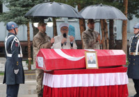 Kavgada atılan taşla yaralanmıştı... Kıdemli Başçavuş Yaşar, 10 ay sonra şehit oldu