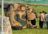 Hakkari'de askeri araç şarampole yuvarlandı: 2 yaralı