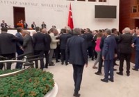 Meclis'te kayyum gerilimi: Milletvekilleri birbirine girdi