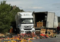 Afyonkarahisar'da yolcu otobüsü ile tır çarpıştı: 14 yaralı