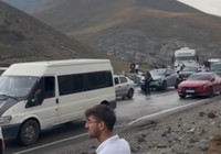 Van-Hakkari karayolunda sel: Onlarca araç mahsur kaldı