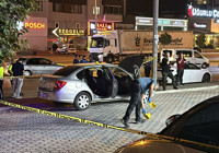 Park halindeki otomobilde saldırıya uğradılar