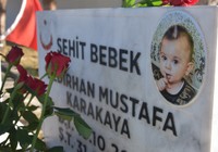 Şehit Bedirhan bebek ve annesi, kabirleri başında anıldı