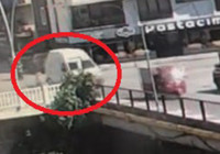 Minibüse çarpan motosikletin sürücüsü yaralandı