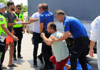 Antalya'da feci kaza! Motosiklet, kamyonetin altına girdi