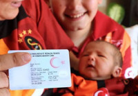 Galatasaray tutkunu çift bebeklerine Icardi adını koydu