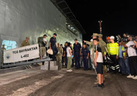 Lübnan'dan ilk tahliye: 558 Türk vatandaşı TCG Bayraktar ile Mersin'de