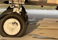 Antalya limanına inen uçağın lastikleri patladı