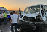 Mardin'de iki kamyonet kafa kafaya çarpıştı: 4 yaralı