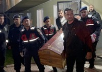 Polis memuru eşini öldürdü!