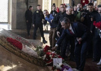 Özel'den Anıtkabir ziyareti