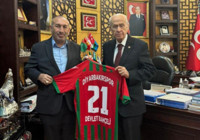 Diyarbakırspor'dan Devlet Bahçeli'ye ziyaret: Başkan forma hediye etti