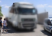 Erzincan’da TIR dorsesinde 17 kaçak göçmen yakalandı
