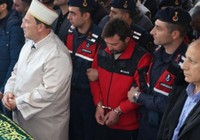 Bakan Tunç'tan savcıya talimat: Kelepçeyi çıkartın!