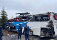 Eskişehir'de yolcu otobüsü devrildi: 1 kişi öldü, çok sayıda yaralı var